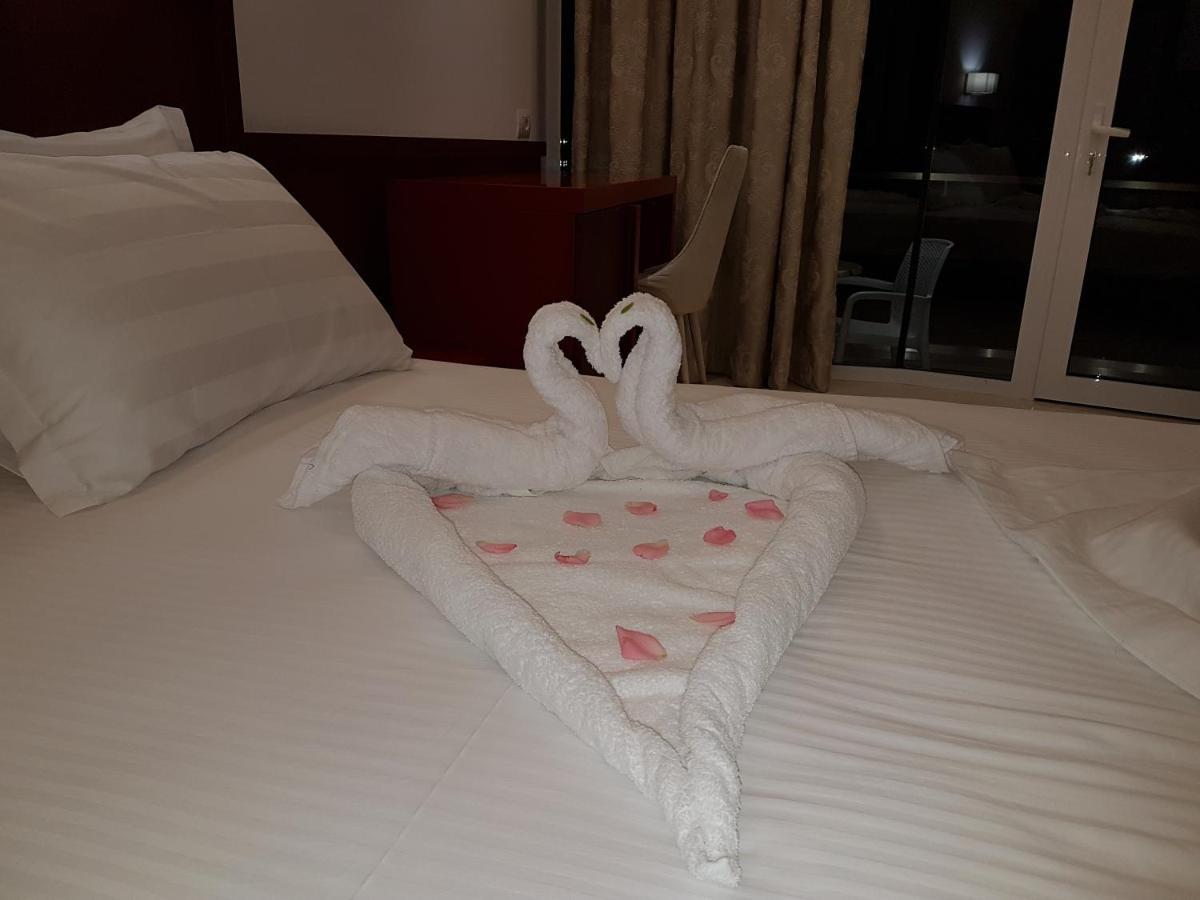德尔芬妮酒店 Sarandë 外观 照片
