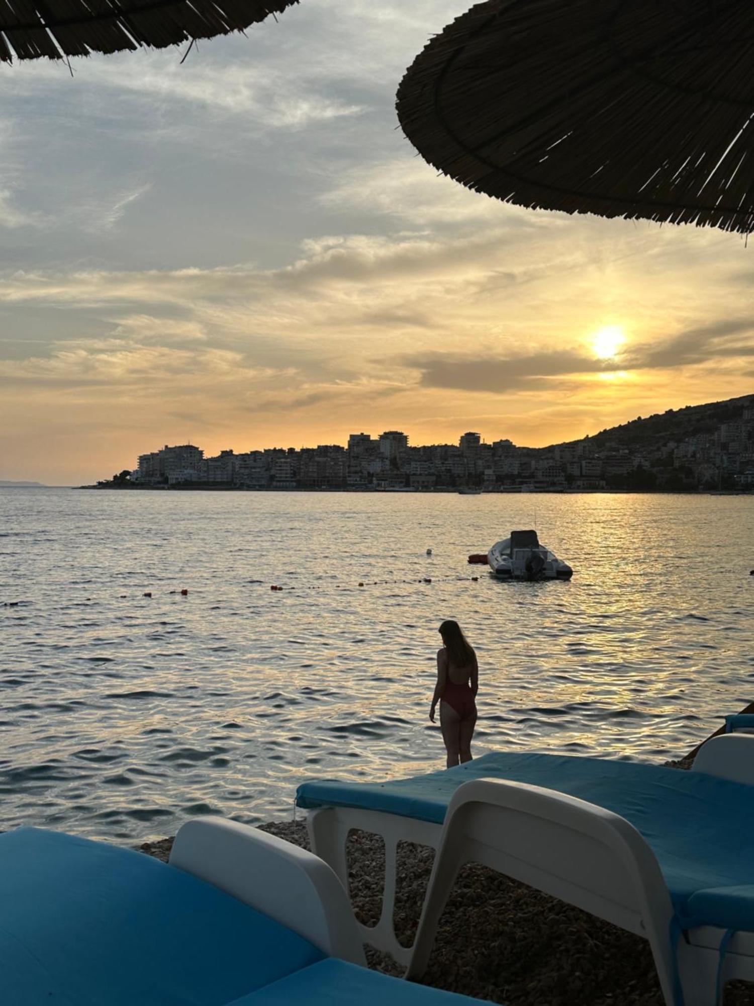 德尔芬妮酒店 Sarandë 外观 照片