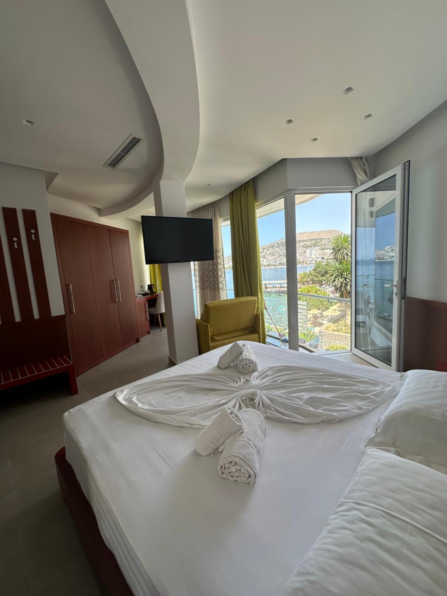德尔芬妮酒店 Sarandë 外观 照片