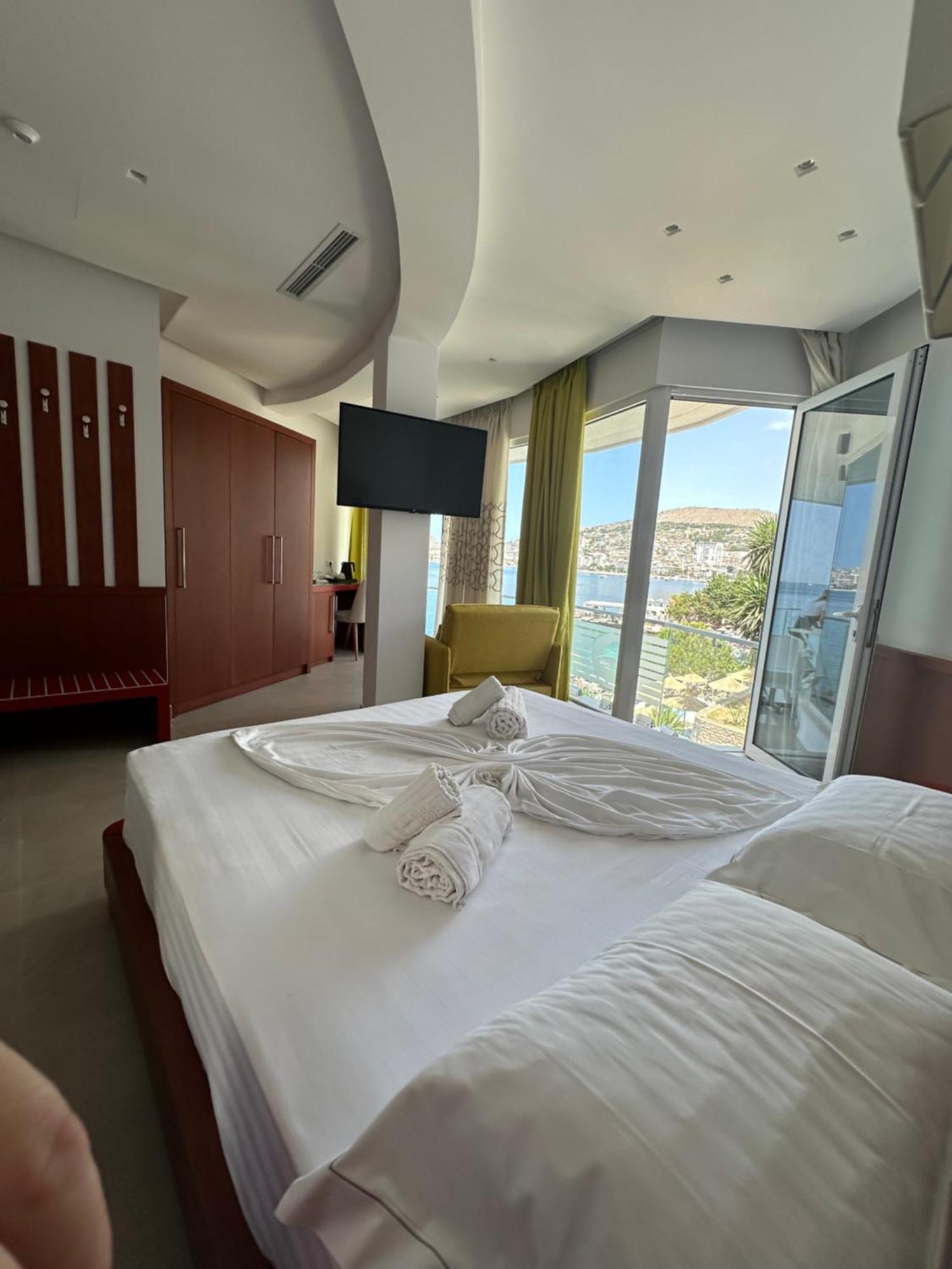 德尔芬妮酒店 Sarandë 外观 照片