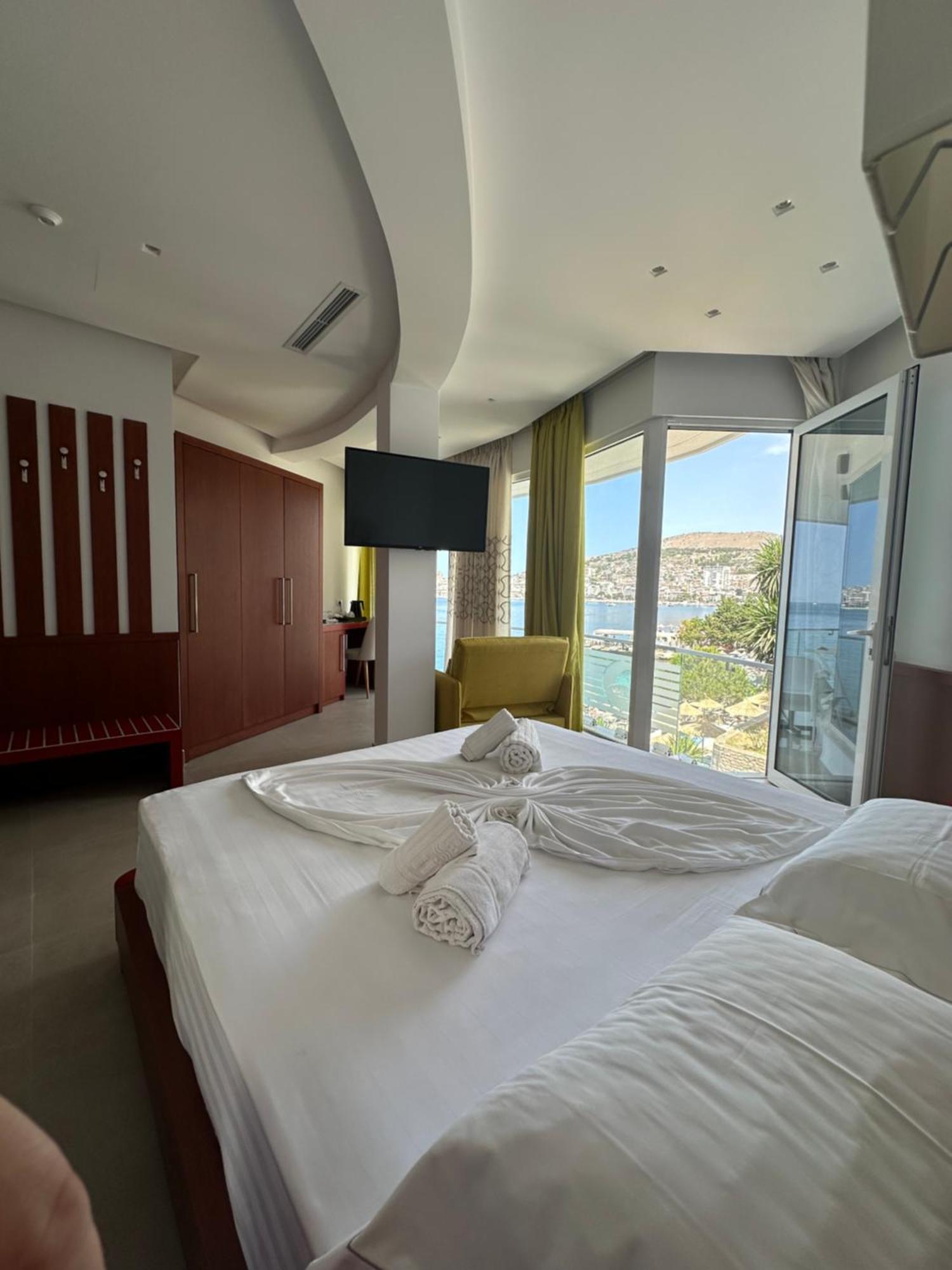 德尔芬妮酒店 Sarandë 外观 照片