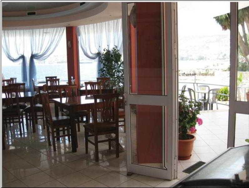 德尔芬妮酒店 Sarandë 外观 照片