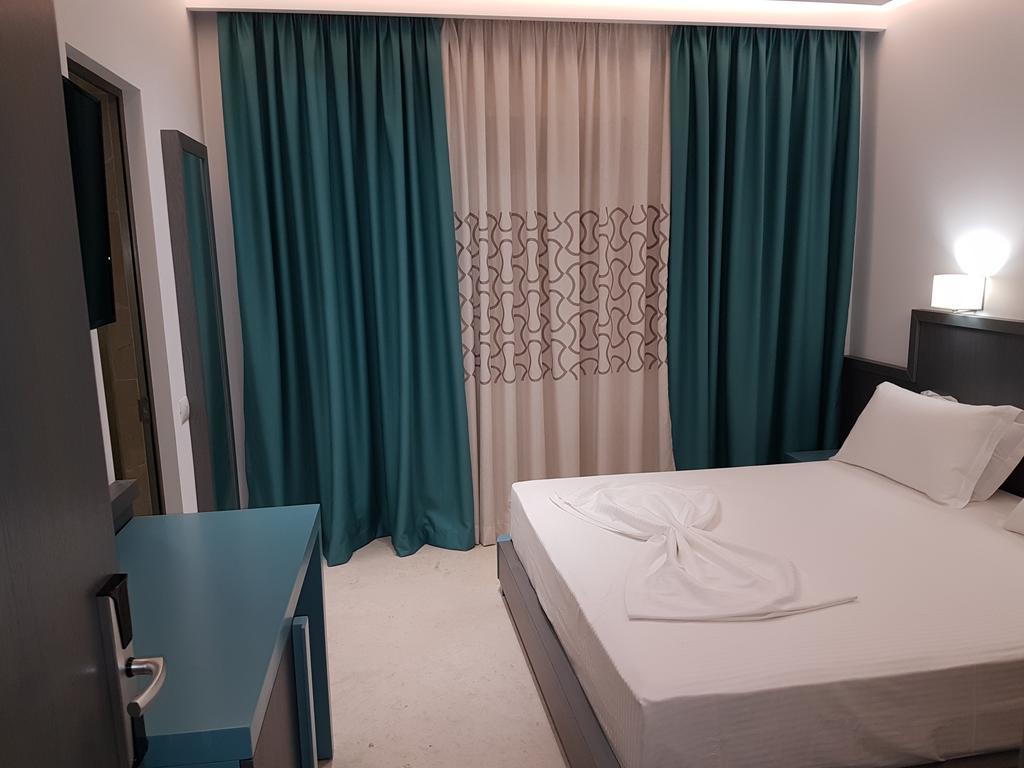 德尔芬妮酒店 Sarandë 外观 照片