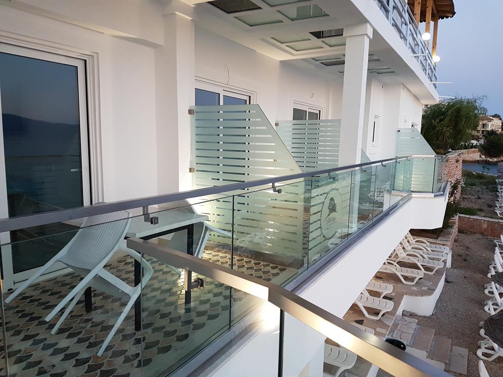 德尔芬妮酒店 Sarandë 外观 照片